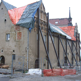 Abstützen der Fassade